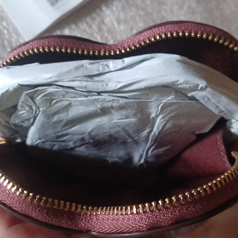 Coach Heart Coin Case NWT - Picture 5 of 8